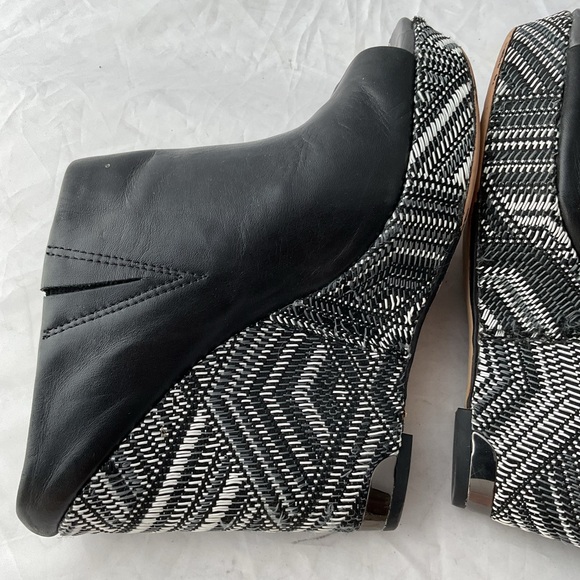 Sam Edelman Kylie Wedge Mules Black Leather Peep Toe Heels Women’s Size 7.5 - Picture 13 of 14